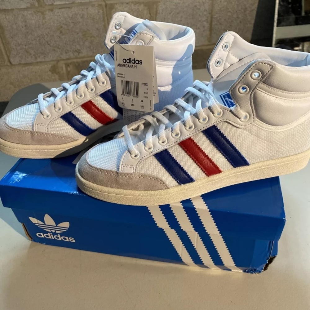 Adidas sneakers NIB